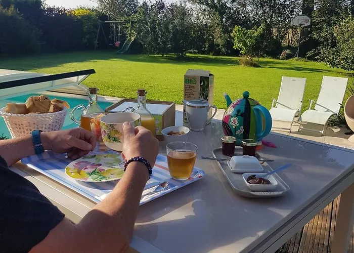 Elisa Entre Caen Et La Avec Piscine Bed & Breakfast 3*